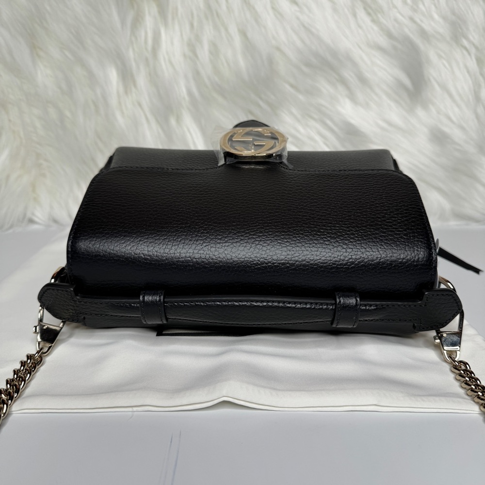 Gucci Interlocking Black Leather Chain Crossbody - Picture 5 of 13